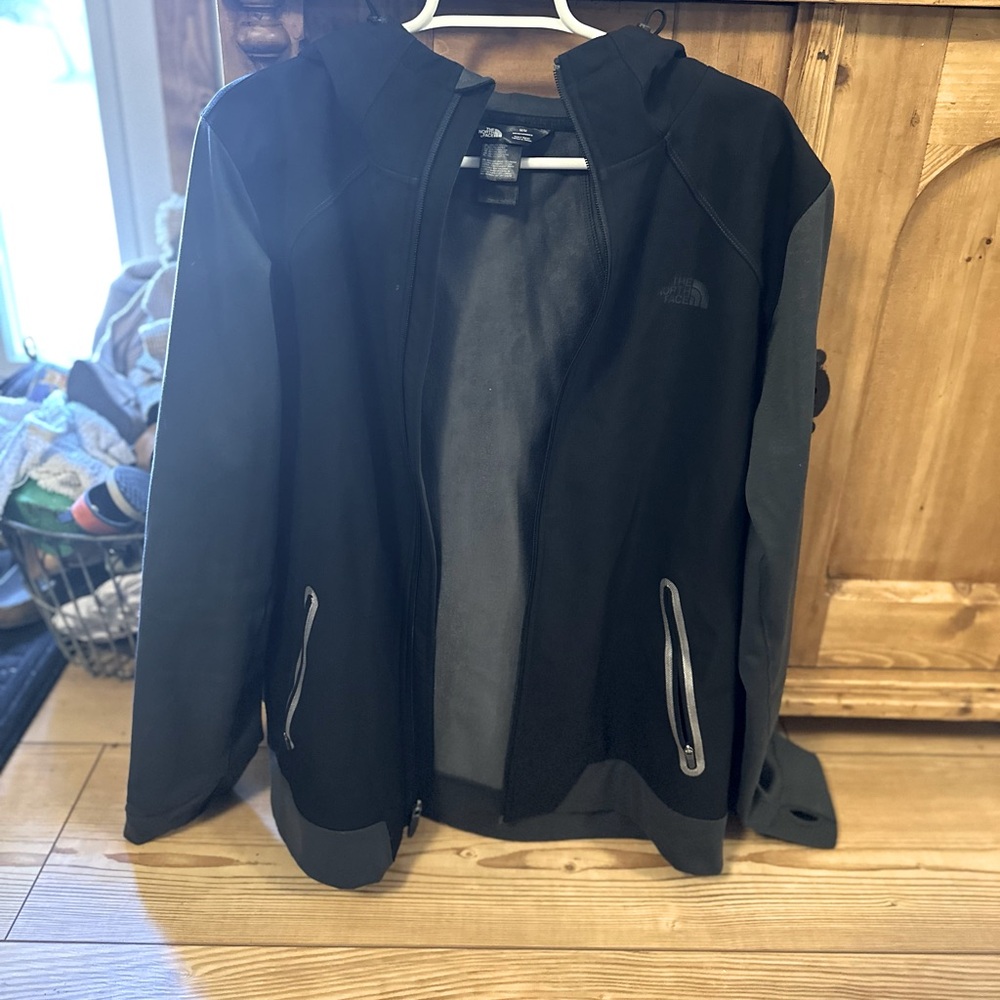 Like new mens north face jacket